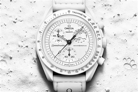 white moon watch snoopy